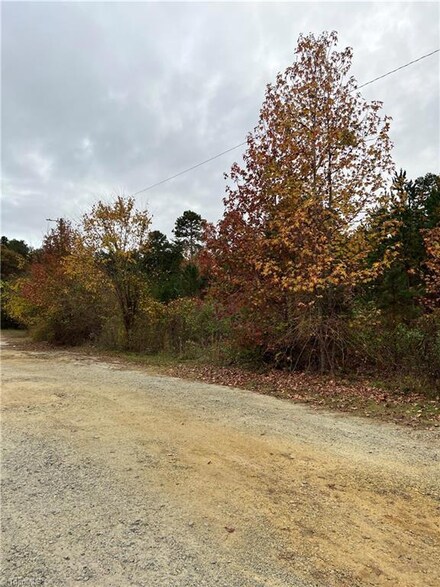 3012 Sherrill Ave, Jamestown, NC 27282