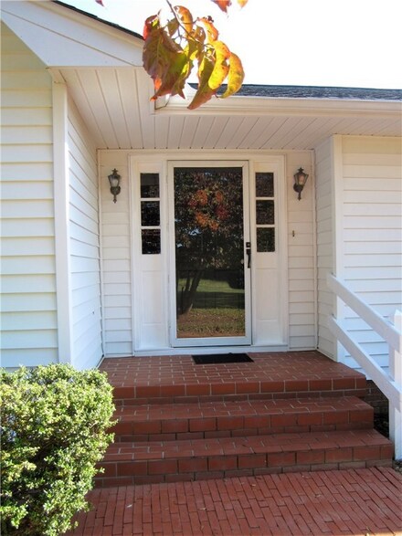 741 Highway 182, Fair Play, SC 29643