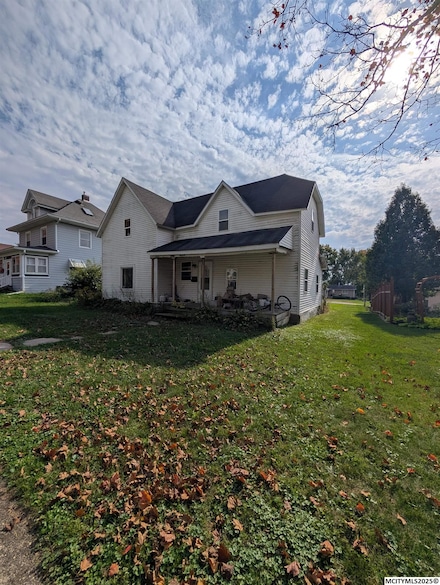 910 2nd Ave, Ackley, IA 50601