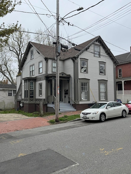 64 Gray St, Portland, ME 04102