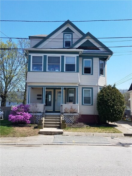 146 Orchard St, Cranston, RI 02910
