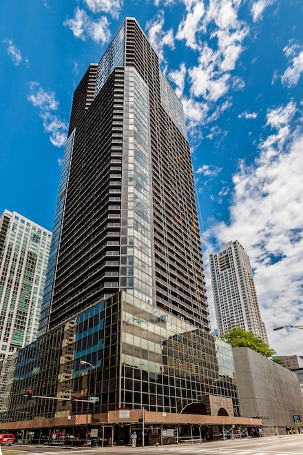 10 E Ontario St Unit 2807, Chicago, IL 60611