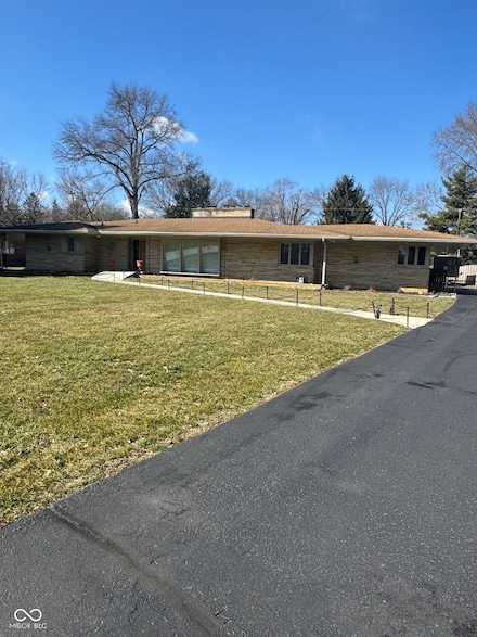 6630 Spring Mill Rd, Indianapolis, IN 46260