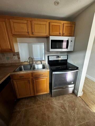2800 NW 56th Ave Unit D304, Lauderhill, FL 33313