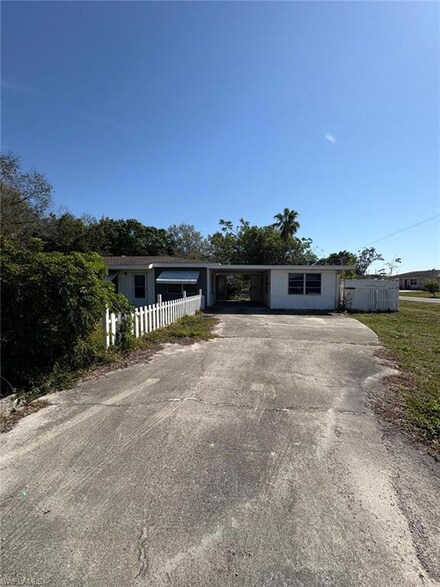 18 Alabama Rd N, Lehigh Acres, FL 33936