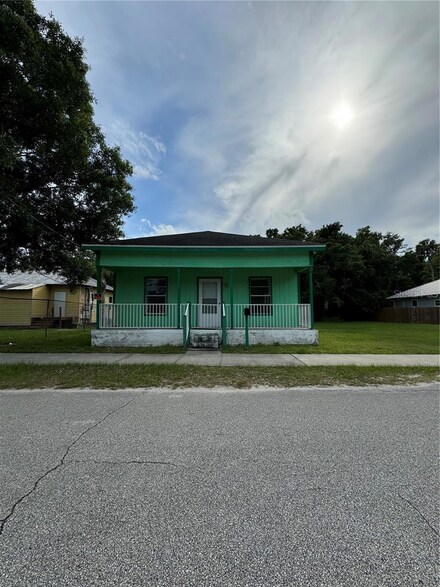 306 Sheldon St, New Smyrna Beach, FL 32168