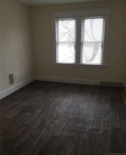 274 Carroll Ave Unit 1st floor left, Bridgeport, CT 06607