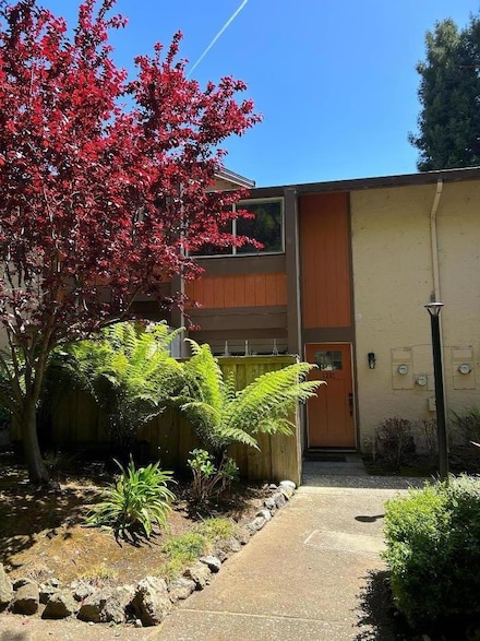 1231 Oddstad Blvd, Pacifica, CA 94044