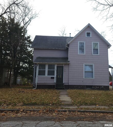 1443 W 15th St, Davenport, IA 52804