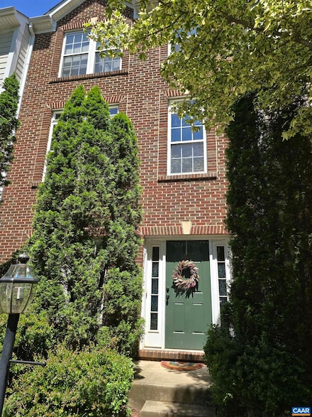 927 Bing Ln, Charlottesville, VA 22903