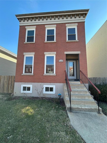 4230 Norfolk Ave, Saint Louis, MO 63110