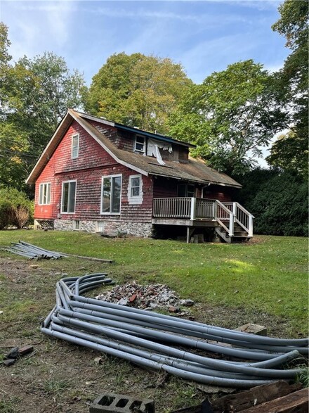 11 Pierce Ave, Jamestown, RI 02835