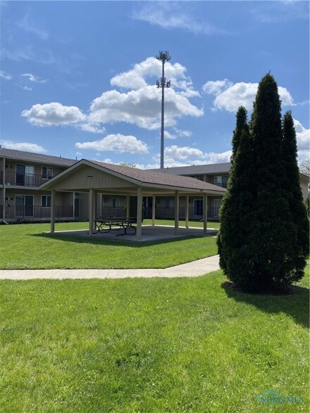 3414 Dorr St, Toledo, OH 43607