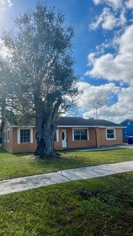 3111 Kentucky Ave, Fort Pierce, FL 34947