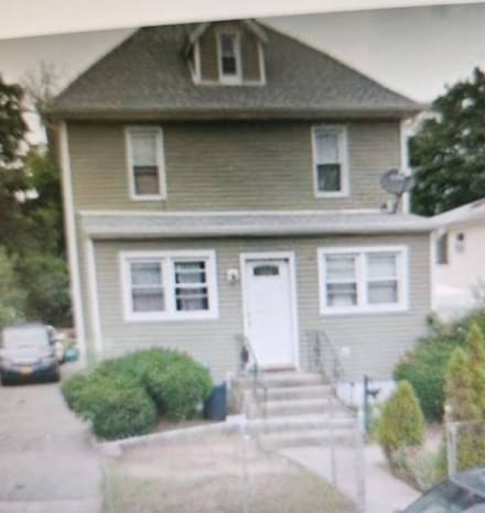 39 Pleasant Ave, Roosevelt, NY 11575