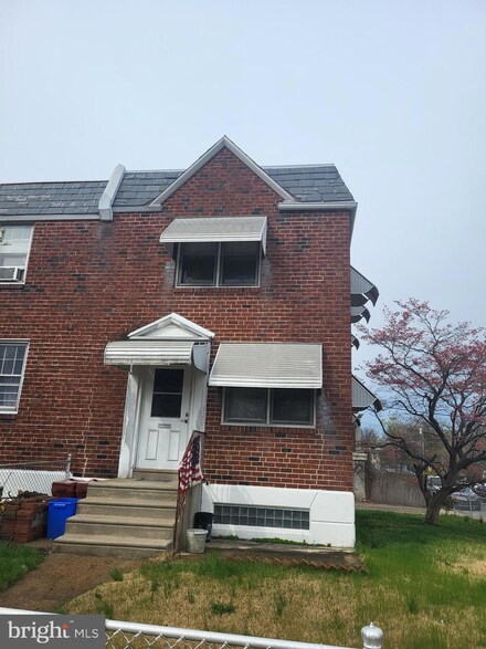 1870 Pratt St, Philadelphia, PA 19124