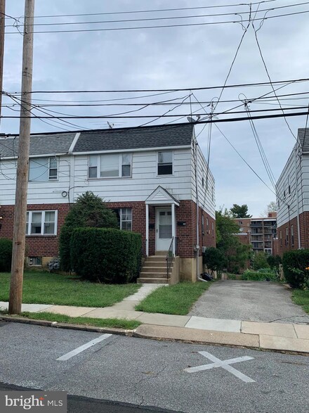 123 Saint Charles St, Drexel Hill, PA 19026