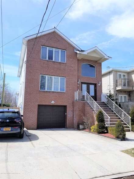 88 Pearsall St, Staten Island, NY 10305