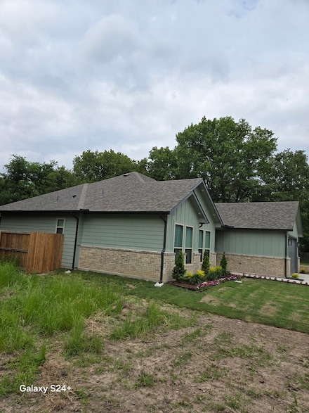 721 Hemlock Dr, West Tawakoni, TX 75474