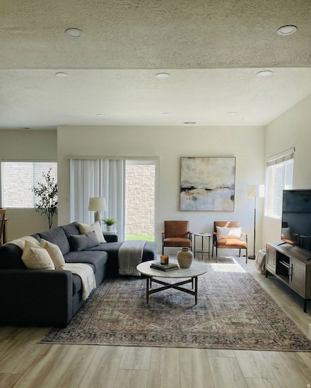 12801 Stormy Meadow Dr, Riverton, UT 84096