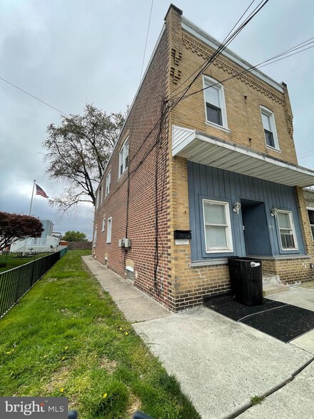519 Maddock St, Crum Lynne, PA 19022