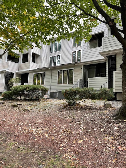 726 Mainsail Ln Unit Mainsail Lane, Secaucus, NJ 07094