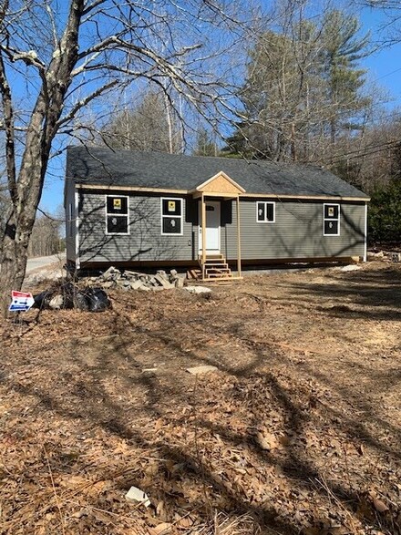 25 Boisvert Rd, Weare, NH 03281