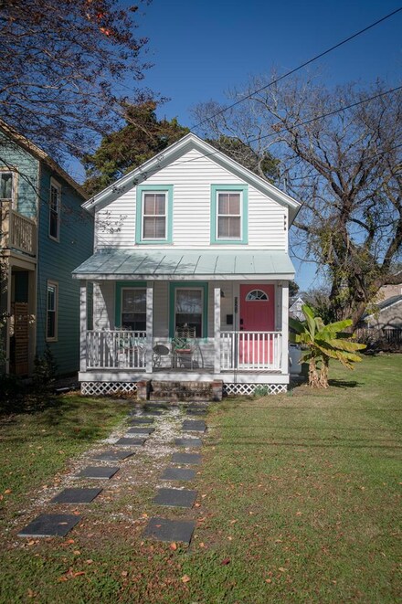 521 Mason Ave, Cape Charles, VA 23310