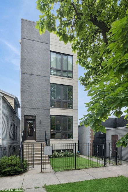 2705 N Artesian Ave Unit 1, Chicago, IL 60647
