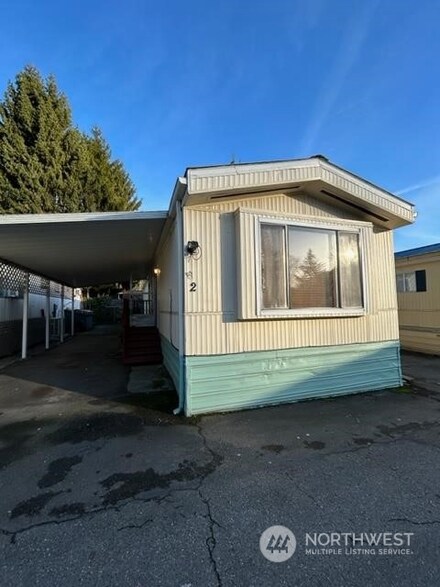 10515 Woodinville Dr Unit 2, Bothell, WA 98011
