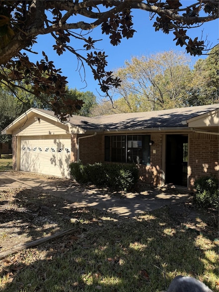 1311 Forrest Dr, Canton, TX 75103