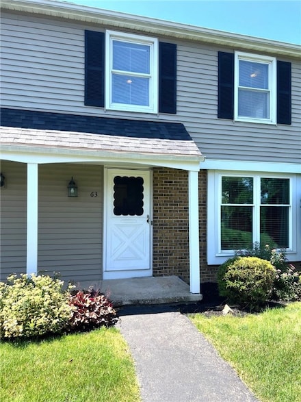 63 Springwood Dr, Webster, NY 14580