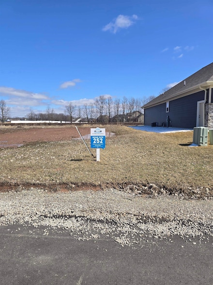 903 Black Swan Dr, Menasha, WI 54952