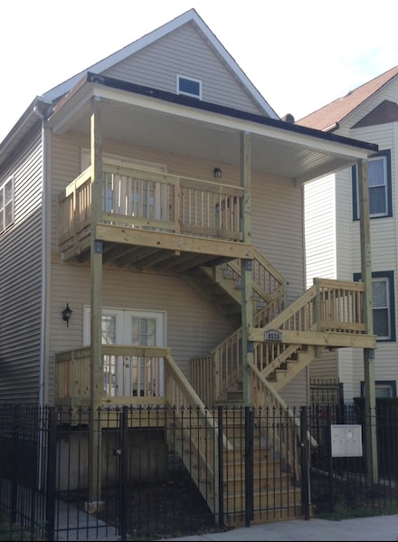 8520 S Buffalo Ave, Chicago, IL 60617