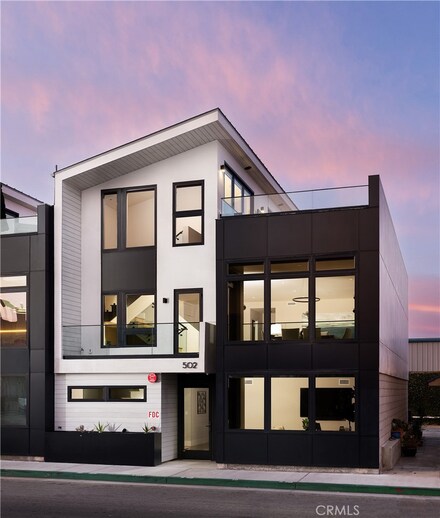502 W Balboa Blvd, Newport Beach, CA 92661