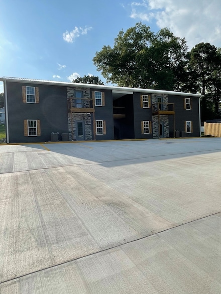 130 S Main St Unit 2, South Carthage, TN 37030