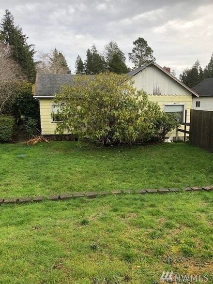 2052 Ocean Beach Rd, Copalis Crossing, WA 98536