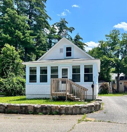 7 Goodrich Ave, Sanford, ME 04073