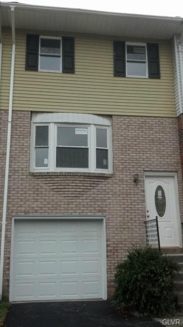 222 Old Forge Dr, Bath, PA 18014