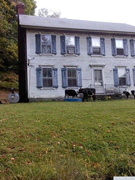 100 Guy Manners Rd, Shelburne Falls, MA 01370