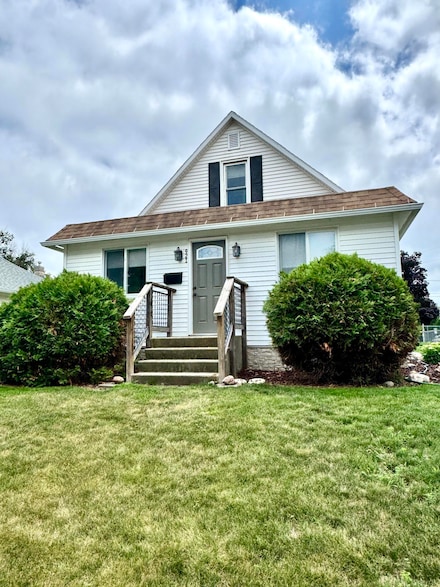 921 W 5th Ave, Mitchell, SD 57301