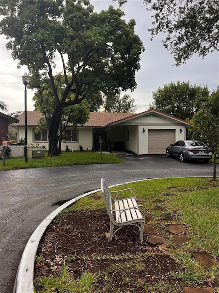 2213 Nova Village Dr, Davie, FL 33317