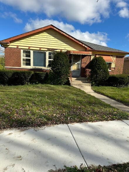 1847 Boeger Ave, Westchester, IL 60154