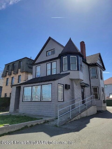 4062 Amboy Rd, Staten Island, NY 10308