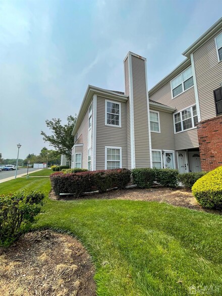 2401 Timber Ridge Ct, Parlin, NJ 08859