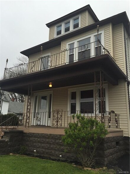204 Kirby Ave, Buffalo, NY 14218