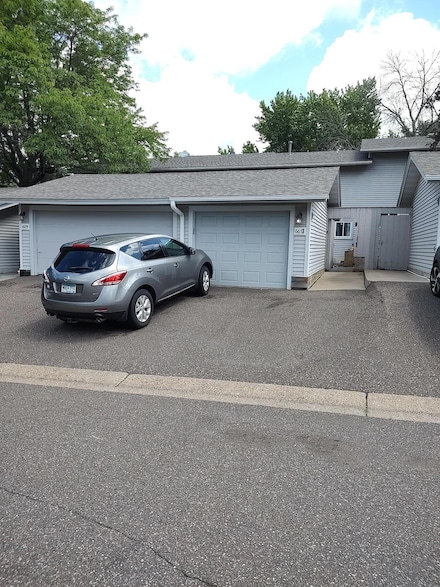 6613 Gretchen Ln N, Saint Paul, MN 55128
