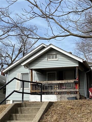 3702 E 23rd St, Kansas City, MO 64127