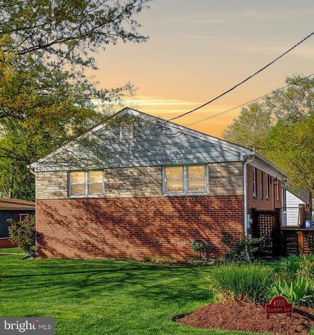 4505 Clearbrook Ln, Kensington, MD 20895