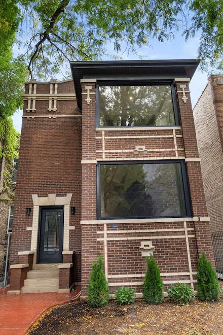 4437 N Whipple St, Chicago, IL 60625